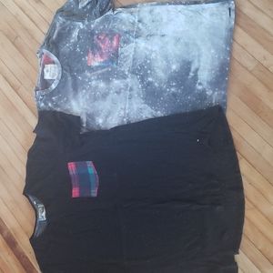 Mens size large shirt modern amusement